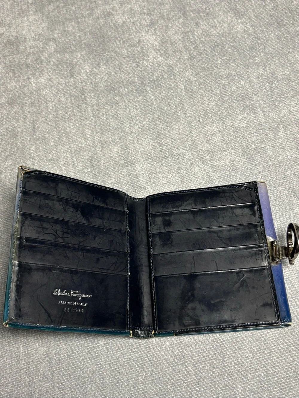 Ferragamo navy blue leather wallet #luxury #leathergoods